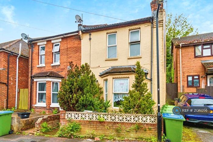 3 Bedroom Semi-Detached House To Rent In Earls Road, Southampton, SO14