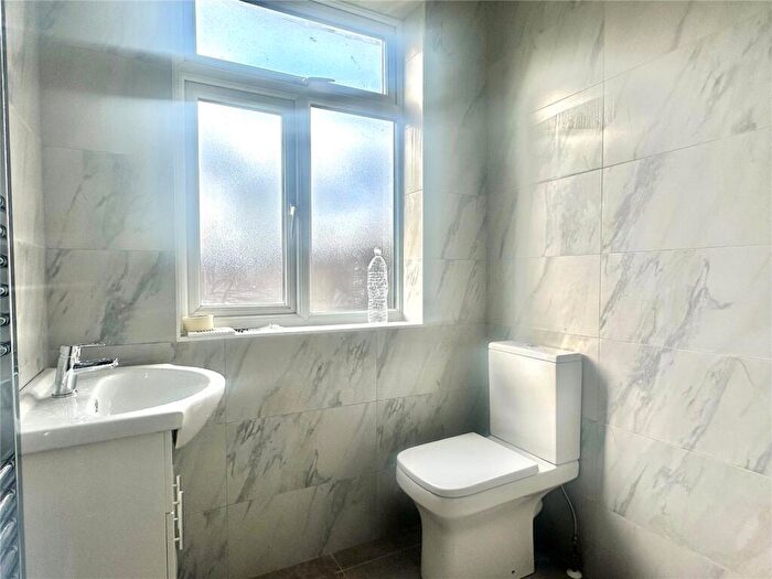 4 Bedroom Semi Detached House To Rent In Hazelwood Avenue, Morden, SM4