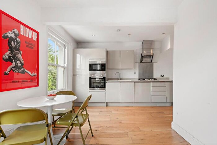 2 Bedroom Flat To Rent In St. Pauls Road, Islington, N1