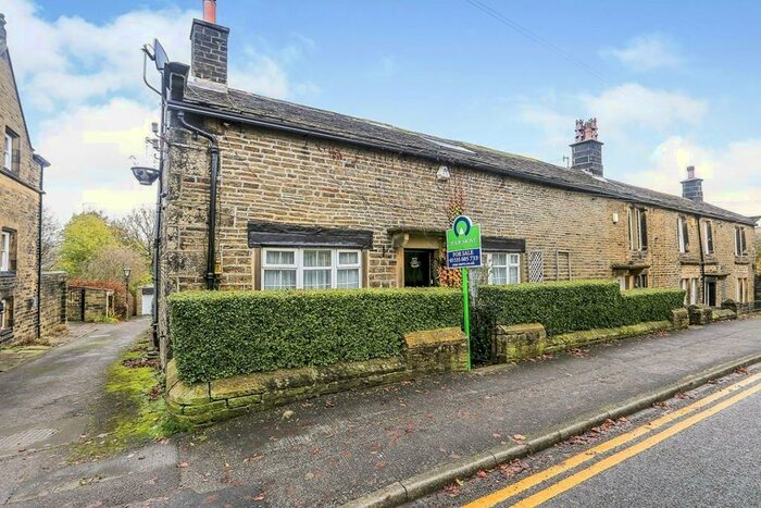 4 Bedroom Semi-Detached House To Rent In Spring Gardens Lane, Keighley, West Yorkshire, BD20