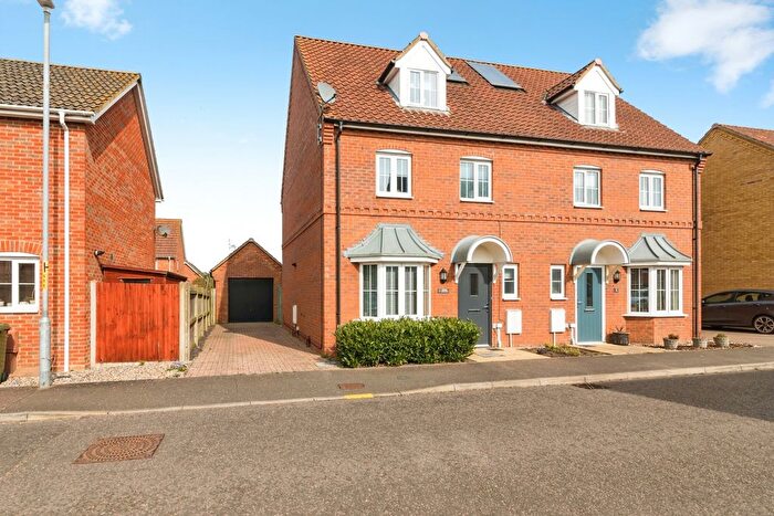 4 Bedroom Semi Detached House For Sale In Robin Avenue, Harleston, Norfolk, IP20