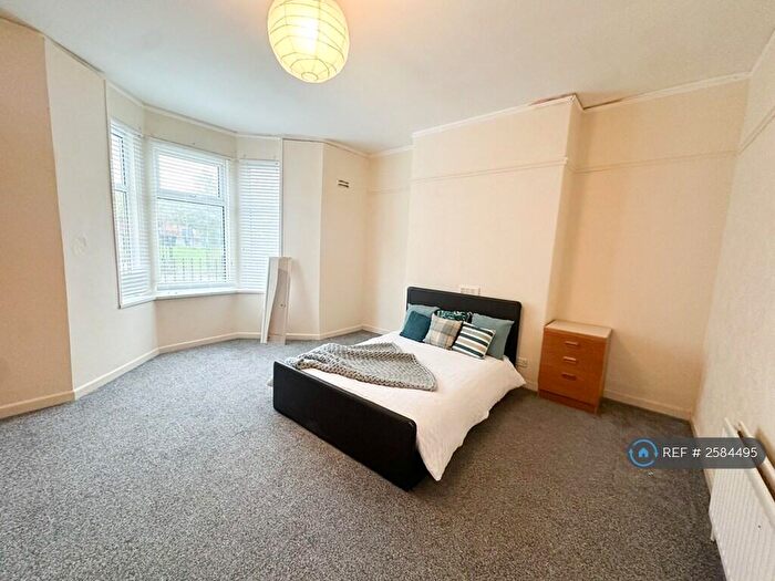 2 Bedroom Flat To Rent In Strathmore Crescent, Newcastle Upon Tyne, NE4
