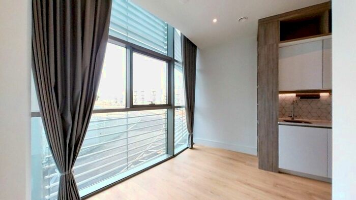 Studio To Rent In Station Road, Addlestone, KT15