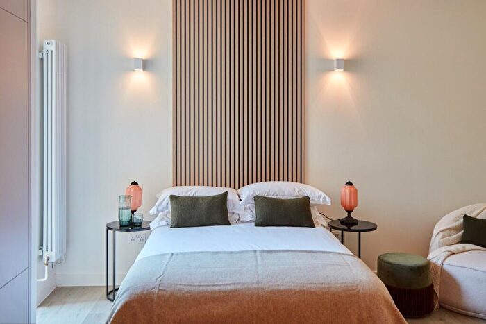 Studio To Rent In Greenhill Way, Harrow, Middlesex, HA1