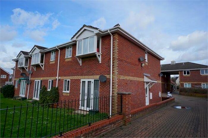 2 Bedroom Ground Maisonette To Rent In Westminster Court, Colchester, CO2