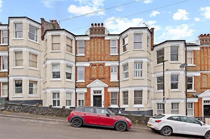 1 Bedroom Flat For Sale In Birkbeck Road, Hornsey, N8
