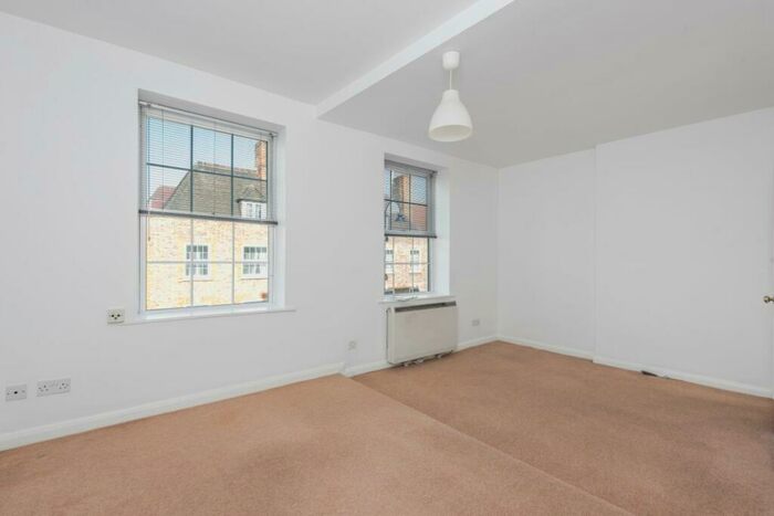 1 Bedroom Apartment To Rent In Old Castle Street, Spitalfields, E1