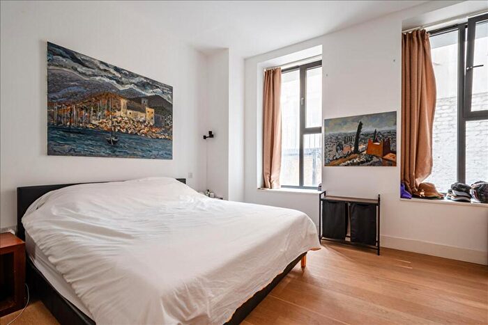 2 Bedroom Apartment For Sale In Hatton Wall, Clerkenwell, EC1N - Photo 8