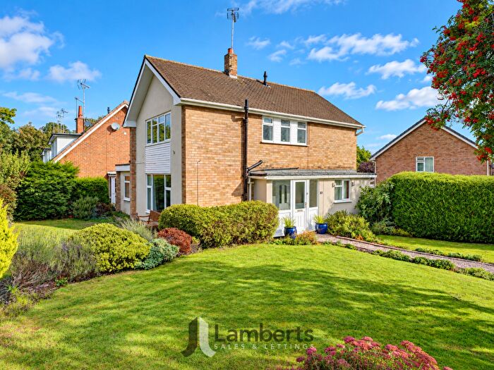 4 Bedroom Detached House For Sale In Brueton Drive, Lodge Park, B98