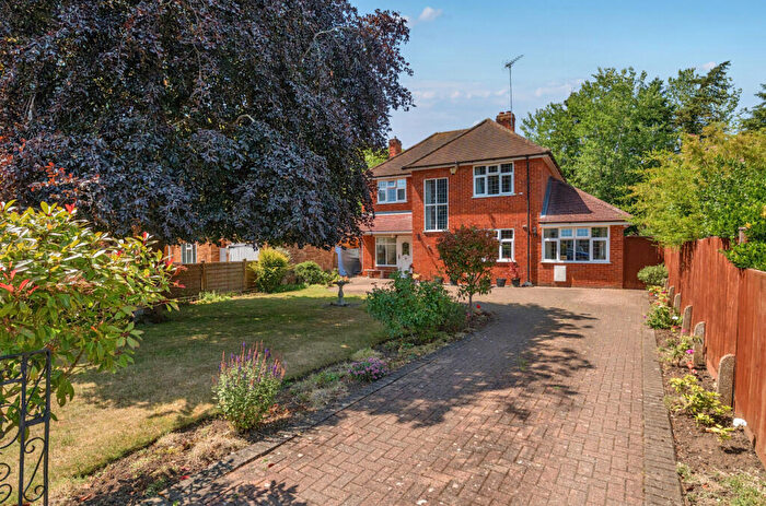 3 Bedroom Detached House For Sale In North Street, Winkfield, Windsor, SL4