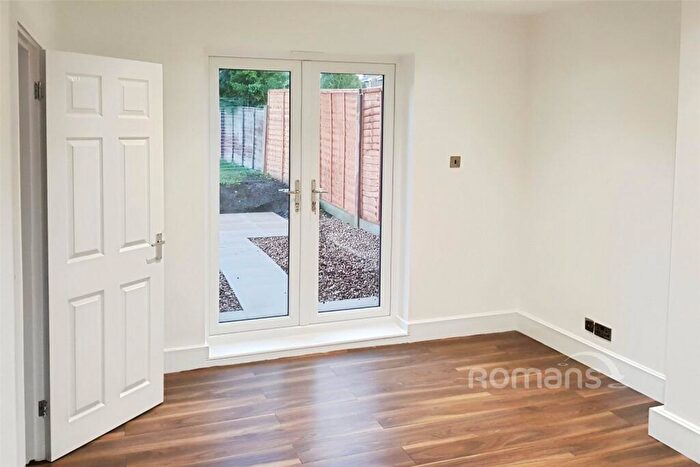 4 Bedroom Semi-Detached House To Rent In Elizabeth Gardens, Ascot, SL5