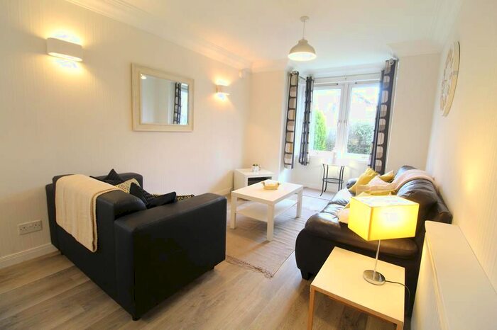 2 Bedroom Flat To Rent In Thorngrove Place, Ground Floor, AB15