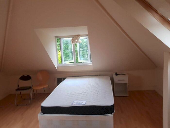 7 Bedroom Detached House To Rent In Broadlands Avenue, London, SW16