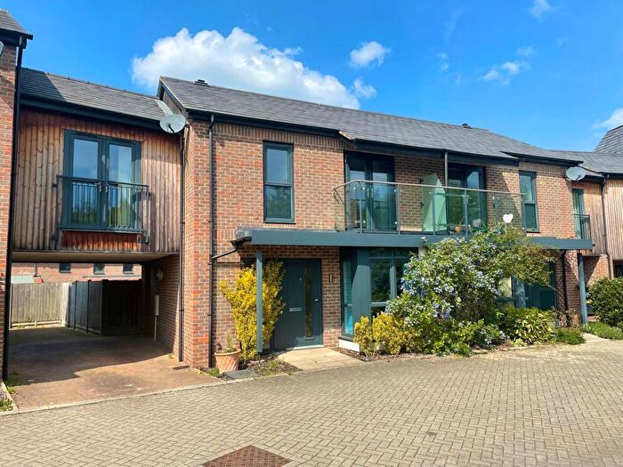 3 Bedroom Semi Detached House To Rent In Ginsberg Crescent, Oakgrove, MK10