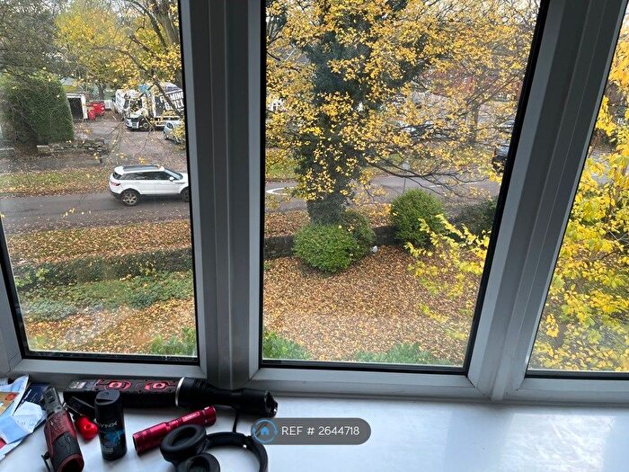 2 Bedroom Flat To Rent In Featherbank Lane, Horsforth, Leeds, LS18