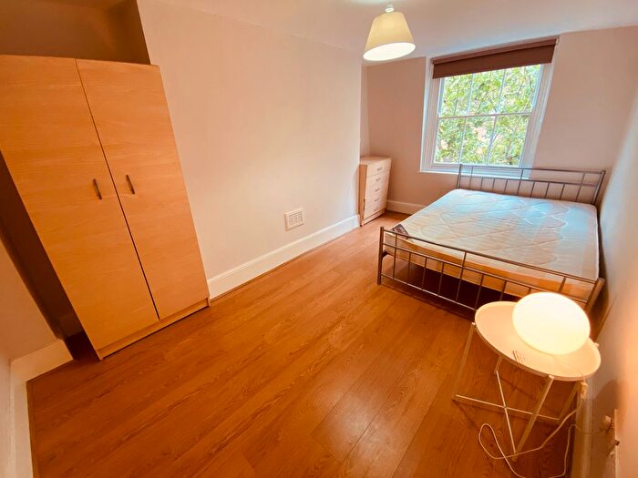 4 Bedroom Flat To Rent In Barnsbury Road, London, N1