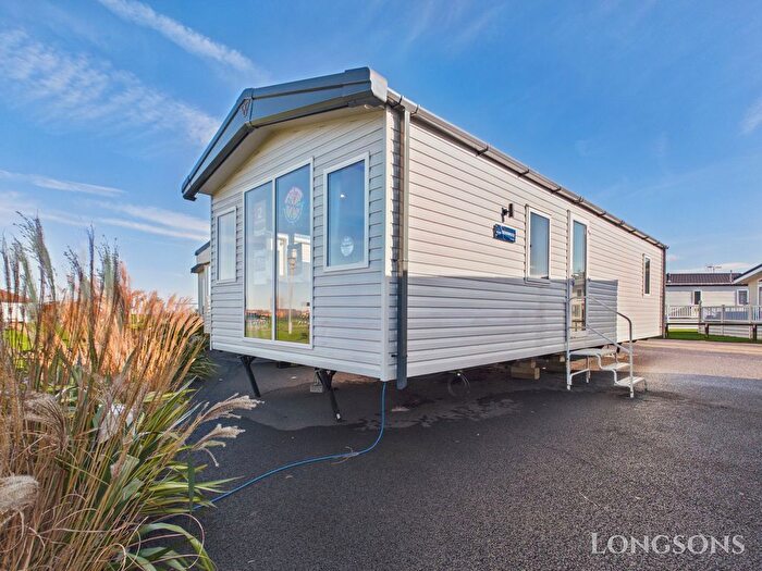 2 Bedroom Park Home For Sale In St. Johns Road, Whitstable, CT5