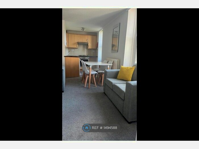 3 Bedroom Flat To Rent In Murieston Road, Edinburgh, EH11