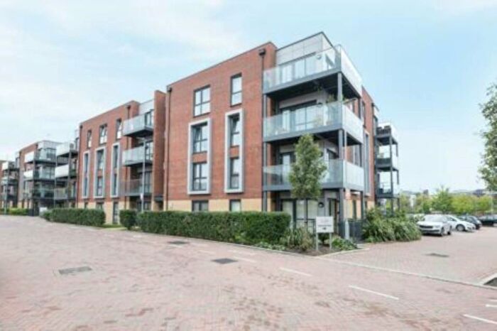 2 Bedroom Flat To Rent In Holmesley Road, Borehamwood, WD6