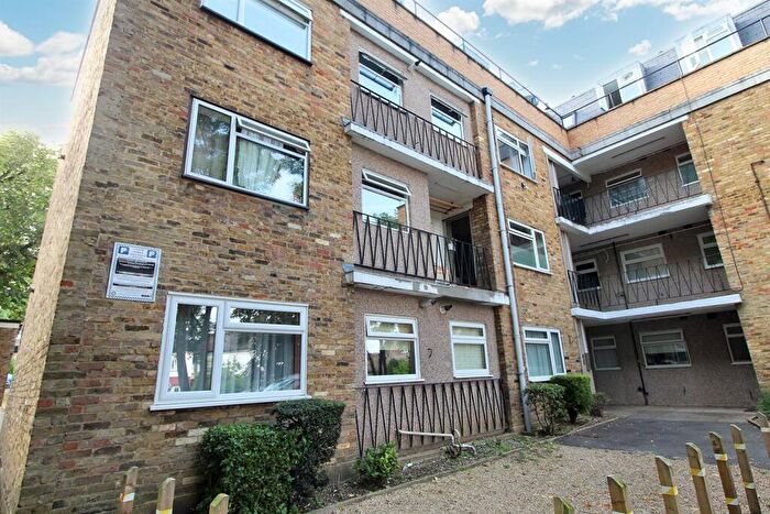 1 Bedroom Flat To Rent In Wansbeck Court, EN2