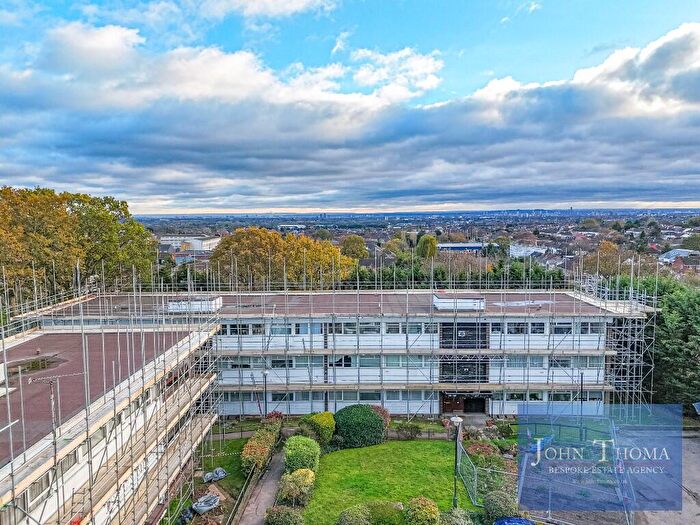 2 Bedroom Flat For Sale In St. Winifreds Close, Chigwell, Essex, IG7