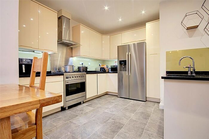 4 Bedroom End Of Terrace House To Rent In Willow Road, Enfield, EN1