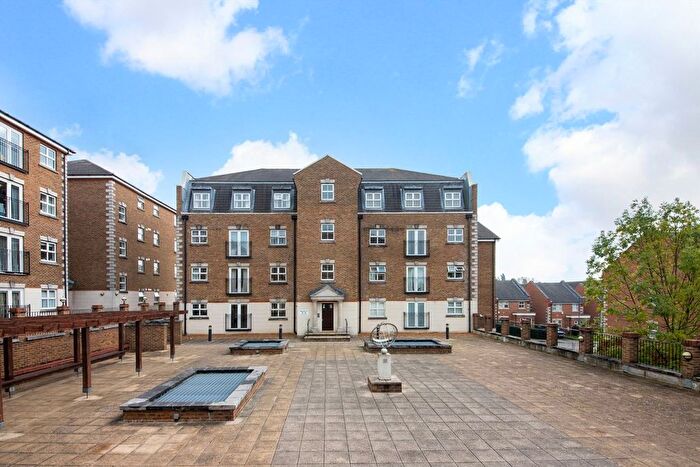 2 Bedroom Flat To Rent In Brook Square, Charlton, SE18
