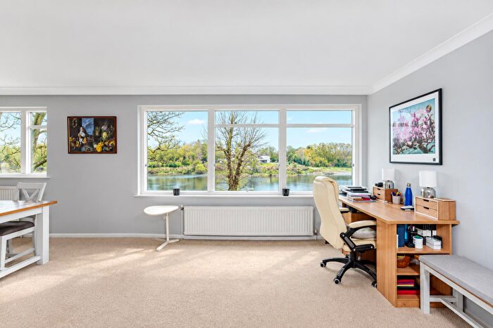 2 Bedroom Flat For Sale In The Terrace, Barnes, SW13