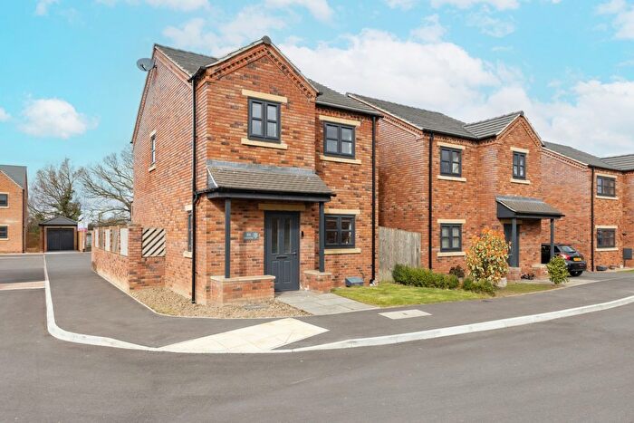 3 Bedroom Detached House For Sale In Oakwood Park, Pollington, Goole, Yorkshire, DN14