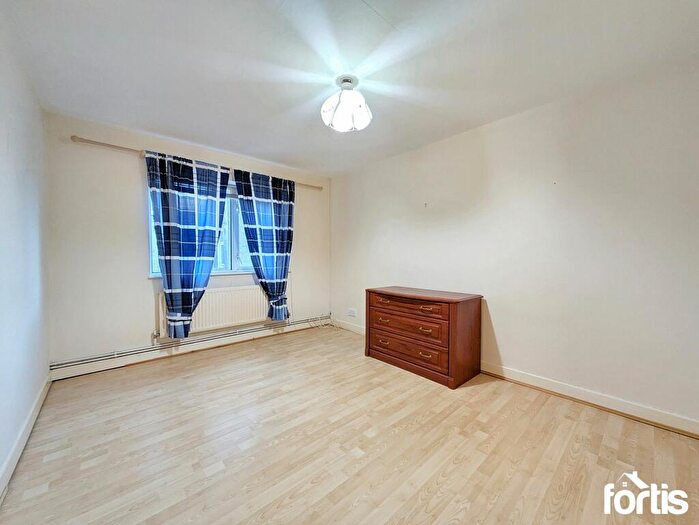 2 Bedroom Flat For Sale In Commercial Street, Maesteg, CF34