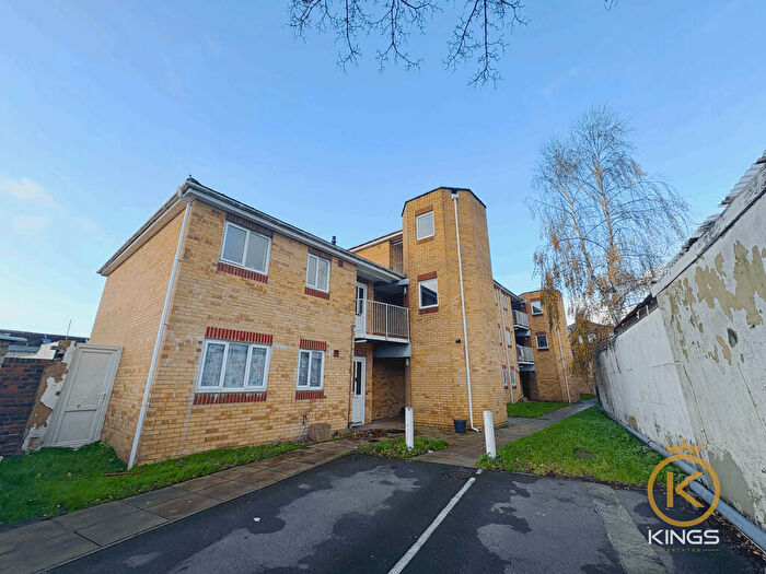 2 Bedroom Flat To Rent In Kidson Court, Havant Road, Portsmouth, PO2