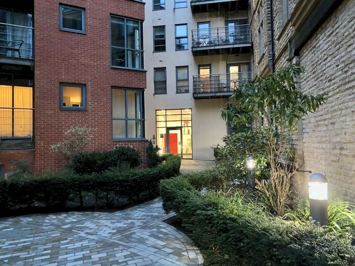 1 Bedroom Apartment To Rent In Waterloo Street, Leeds, LS10