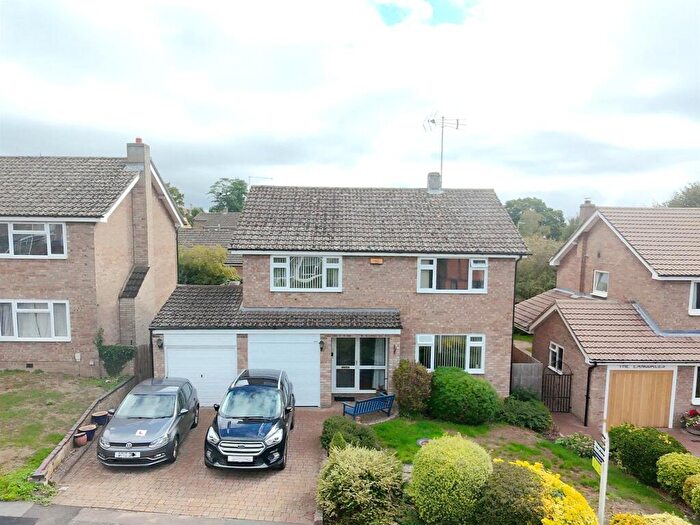 4 Bedroom Detached House For Sale In South Bridge Close, Oundle, Peterborough, PE8