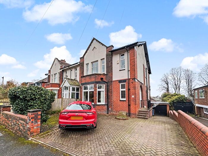 4 Bedroom End Of Terrace House For Sale In Glebelands Road, Prestwich, M25