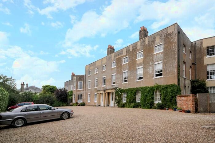 1 Bedroom Flat To Rent In Newbury, Berkshire, RG14