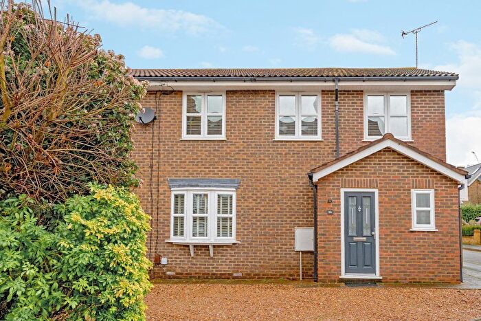 4 Bedroom Semi Detached House For Sale In Richmond Road, Staines-Upon-Thames, TW18