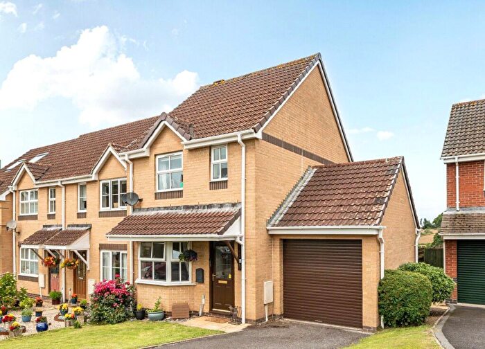 3 Bedroom End Of Terrace House For Sale In Ashplants Close, Winkleigh, Devon, EX19
