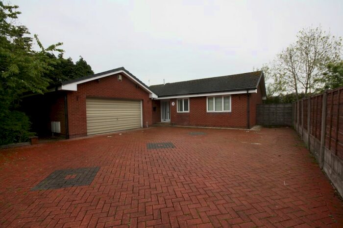 2 Bedroom Detached Bungalow To Rent In Old Links Close, Bolton BL1