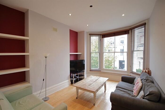 2 Bedroom Flat To Rent In Gateley Road, Brixton, SW9