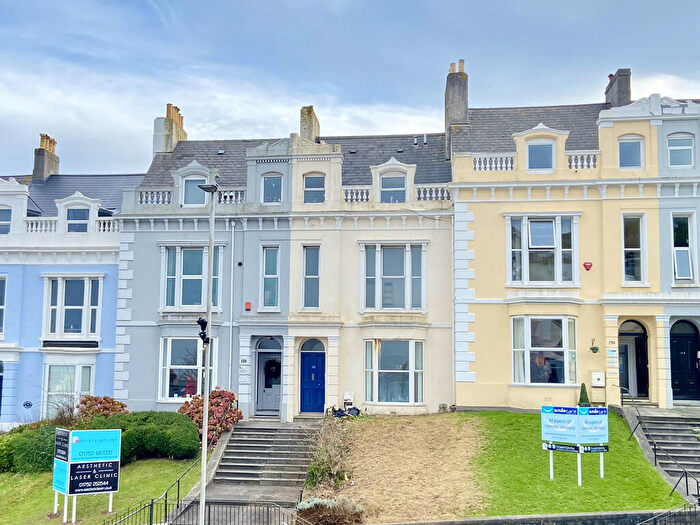 3 Bedroom Flat To Rent In North Hill, Plymouth, PL4