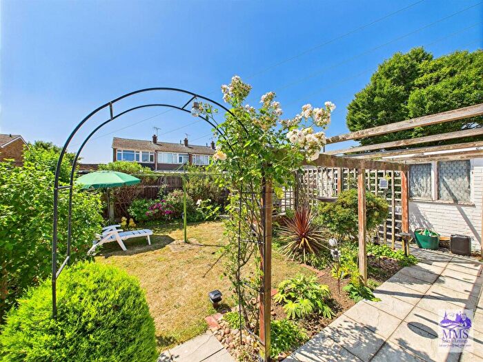 2 Bedroom Semi-Detached Bungalow For Sale In Green Lane, Isle Of Grain, ME3