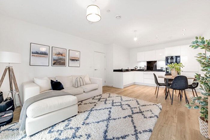 1 Bedroom Apartment For Sale In Baronet House, Lakeside Drive, London, NW10