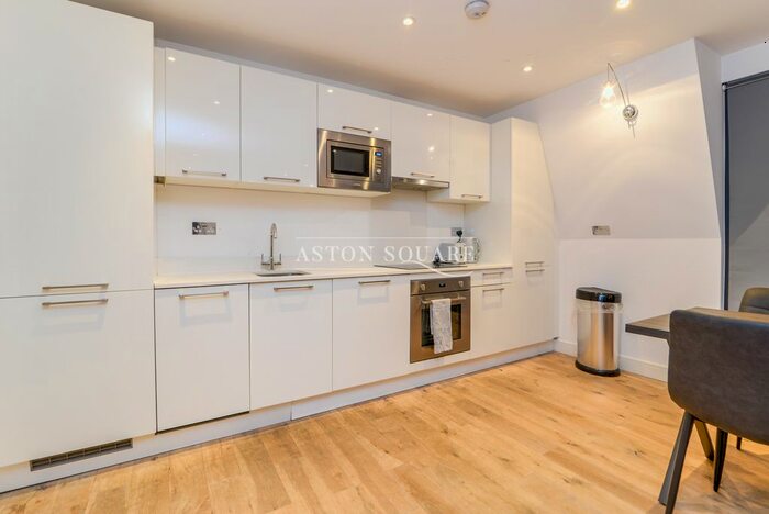 2 Bedroom Flat To Rent In Horn Lane, London, W3