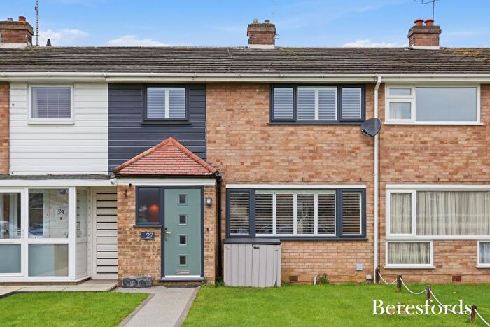 3 Bedroom Terraced House For Sale In Tomlyns Close, Hutton, CM13