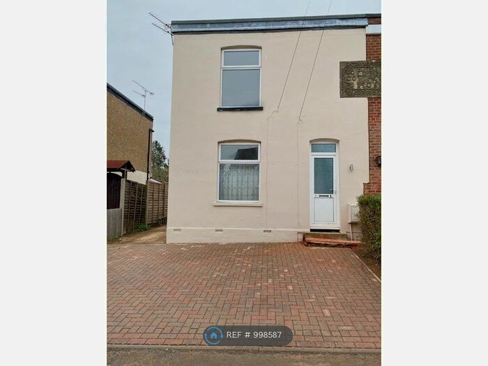 1 Bedroom Flat To Rent In Silvester Road, Waterlooville PO8