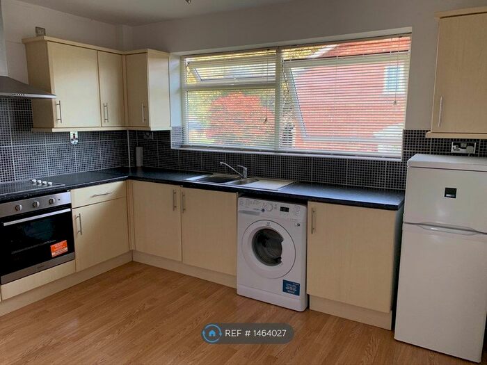 2 Bedroom Maisonette To Rent In Gregory Court, Nottingham, NG7