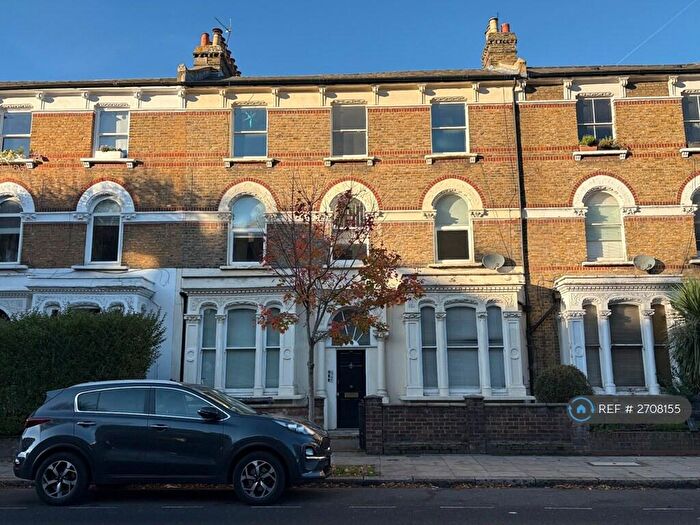 2 Bedroom Flat To Rent In Brownswood Road, London, N4