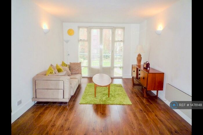 2 Bedroom Flat To Rent In Bow Quarter, London, E3