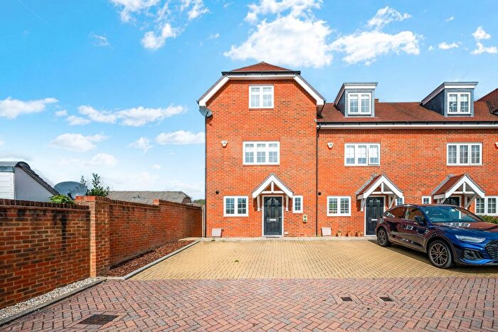 4 Bedroom End Of Terrace House For Sale In Godstone, RH9