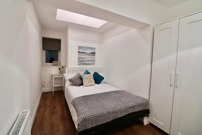 1 Bedroom House To Rent In Boundary Road, Beeston, Nottingham, Nottinghamshire, NG9